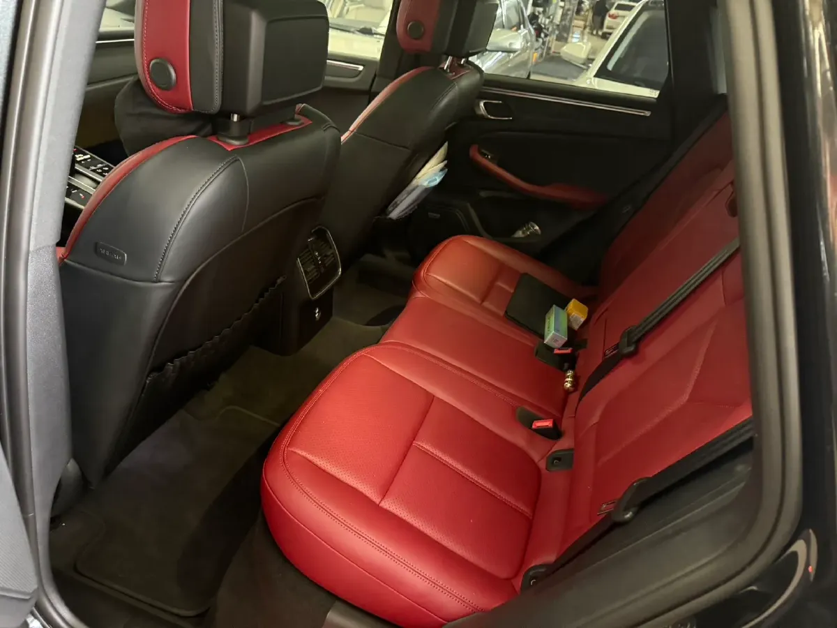 2023 Porsche Macan 2.0T 265HP L4 7DCT,autocango,china used car exporter,china ev exporter,chinese used car exporter,chinese used ev exporter