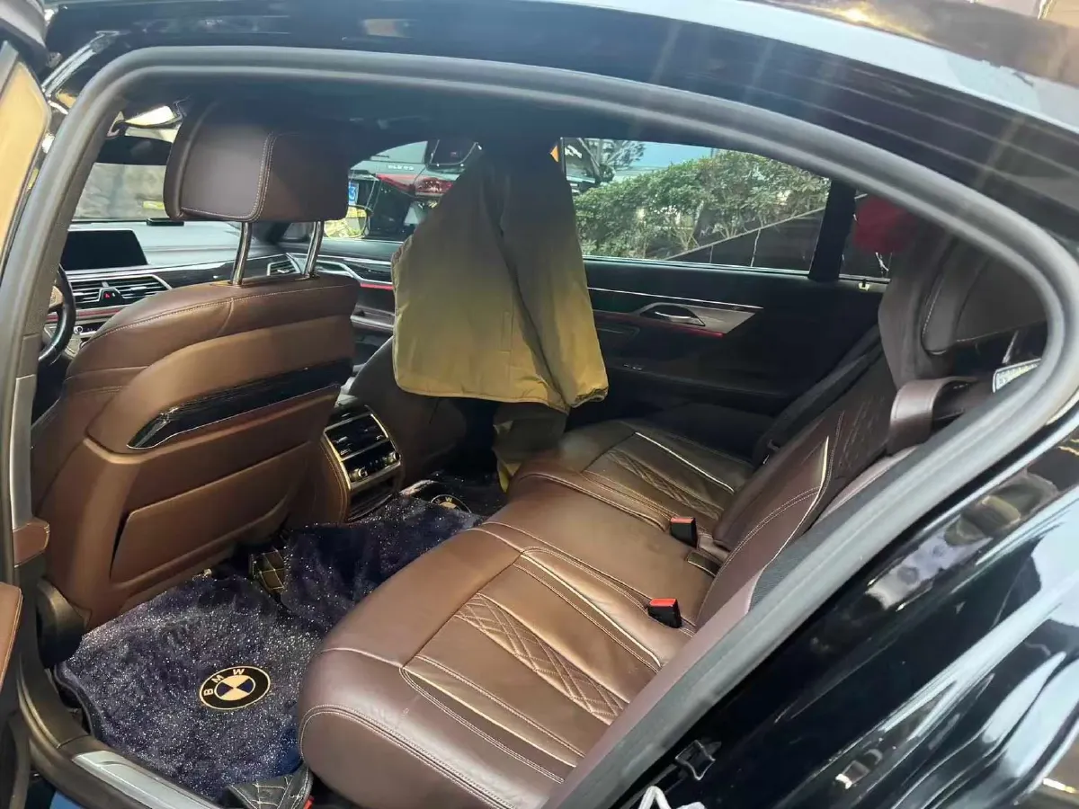 2019 BMW 7 Series 2.0T 265HP L4 8AT,autocango,china used car exporter,china ev exporter,chinese used car exporter,chinese used ev exporter