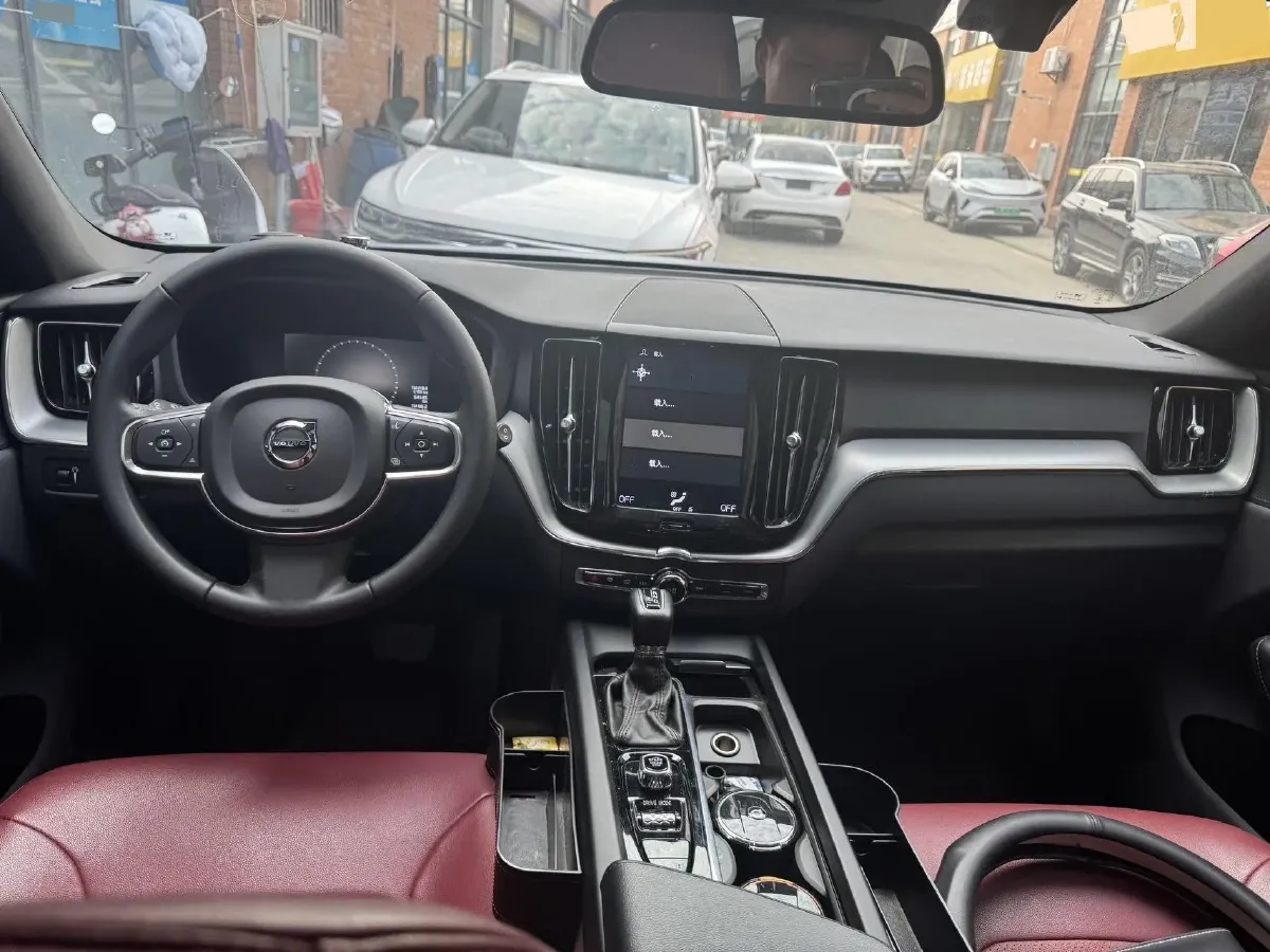 2021 Volvo XC60 2.0T 250HP L4 8AT,autocango,china used car exporter,china ev exporter,chinese used car exporter,chinese used ev exporter