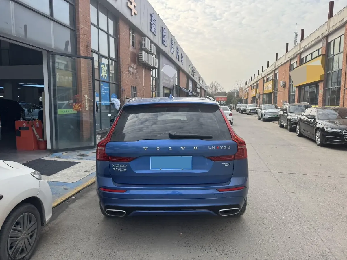 2021 Volvo XC60 2.0T 250HP L4 8AT,autocango,china used car exporter,china ev exporter,chinese used car exporter,chinese used ev exporter
