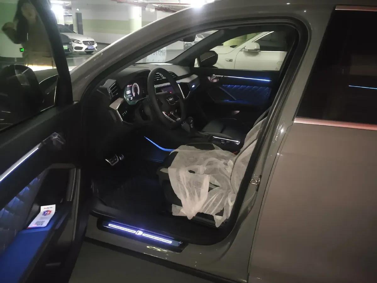 2025 Audi Q3 1.5T 160HP L4 7DCT,autocango,china used car exporter,china ev exporter,chinese used car exporter,chinese used ev exporter