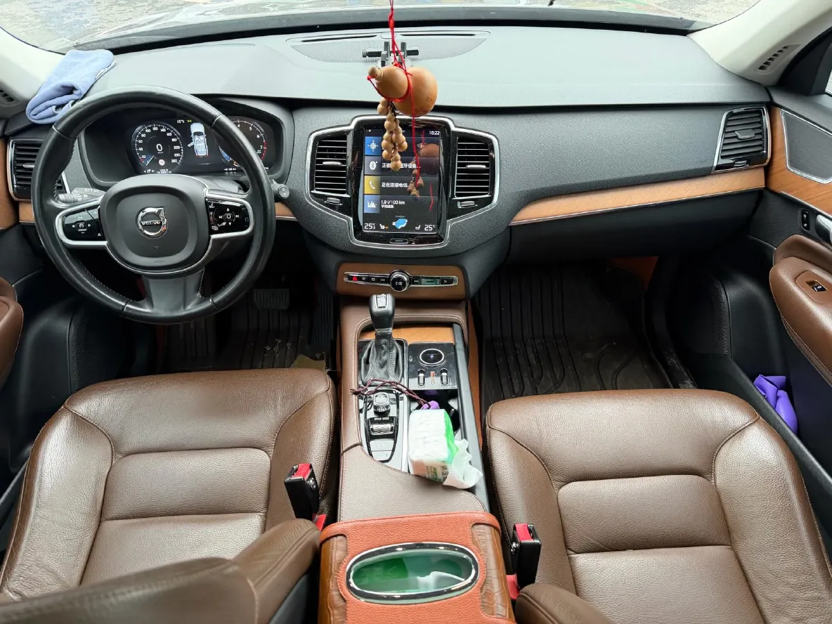 2020 Volvo XC90 2.0T 310HP L4 8AT,autocango,china used car exporter,china ev exporter,chinese used car exporter,chinese used ev exporter