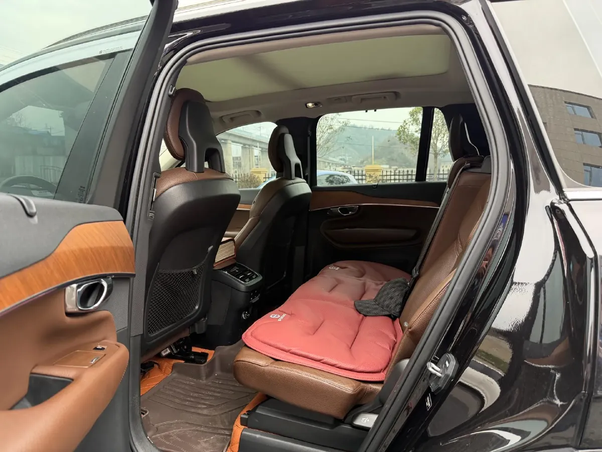 2020 Volvo XC90 2.0T 310HP L4 8AT,autocango,china used car exporter,china ev exporter,chinese used car exporter,chinese used ev exporter