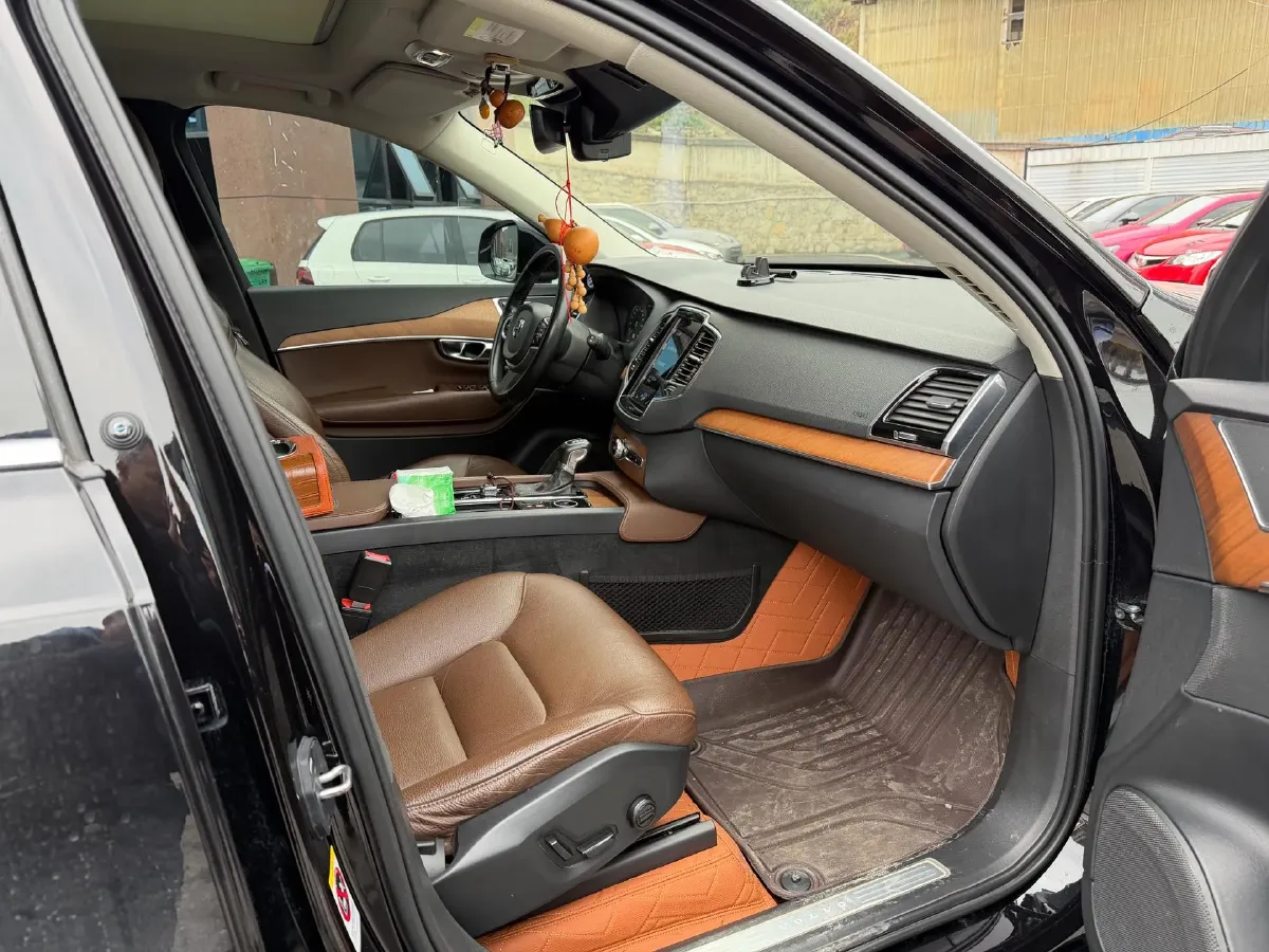 2020 Volvo XC90 2.0T 310HP L4 8AT,autocango,china used car exporter,china ev exporter,chinese used car exporter,chinese used ev exporter