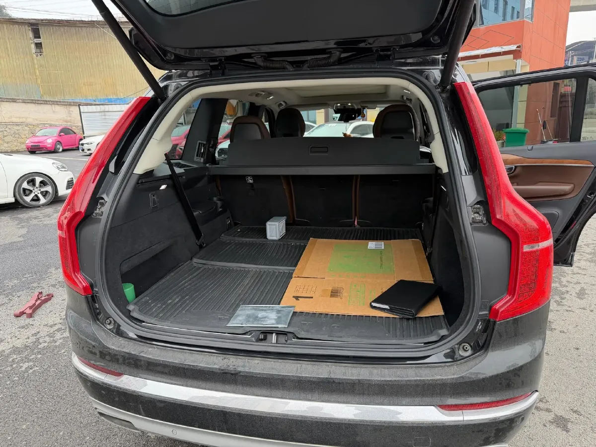 2020 Volvo XC90 2.0T 310HP L4 8AT,autocango,china used car exporter,china ev exporter,chinese used car exporter,chinese used ev exporter