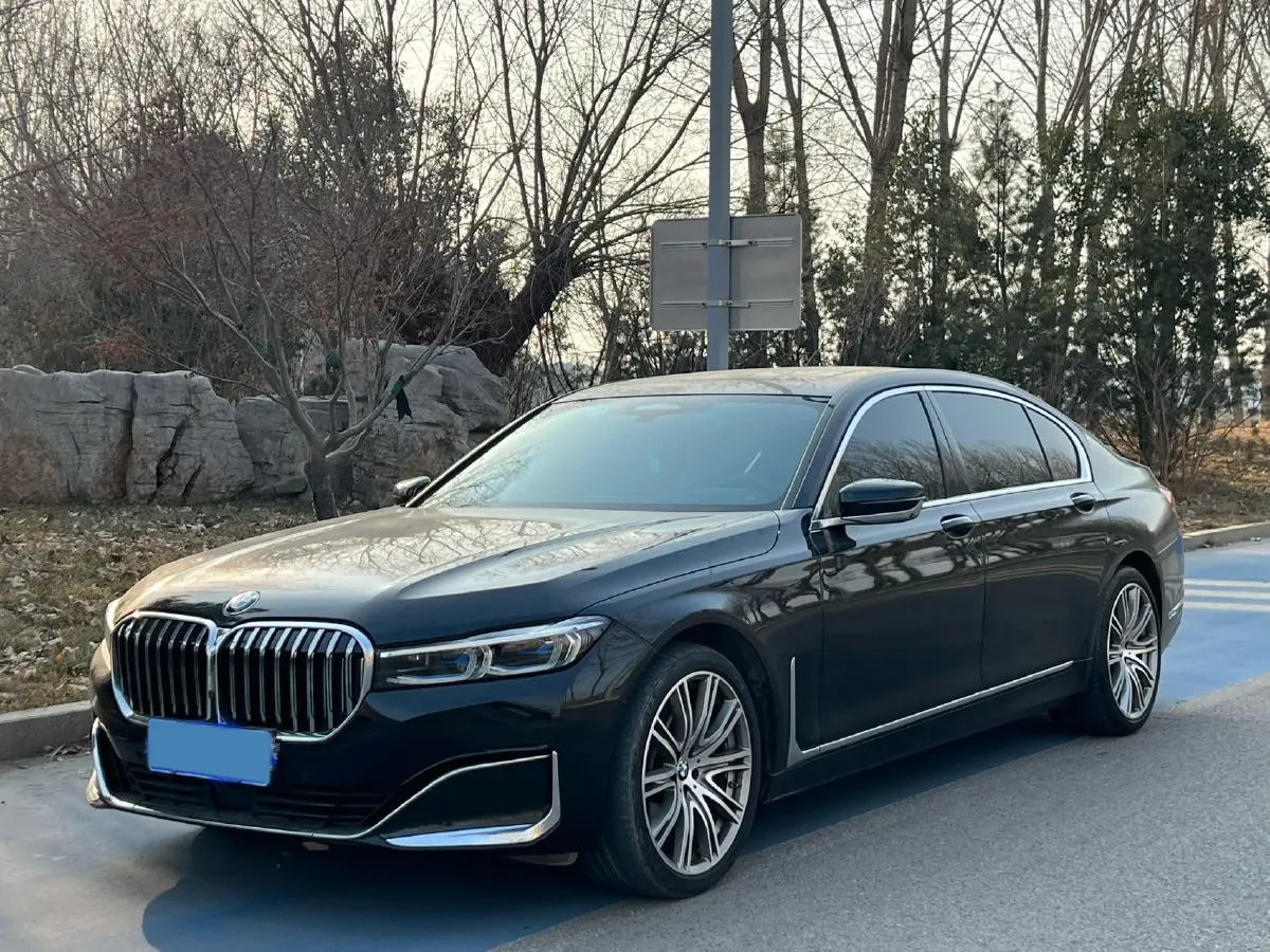 2022 BMW 7 Series 3.0T 340HP L6 8AT,autocango,china used car exporter,china ev exporter,chinese used car exporter,chinese used ev exporter