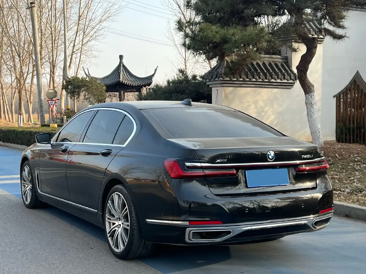 2022 BMW 7 Series 3.0T 340HP L6 8AT,autocango,china used car exporter,china ev exporter,chinese used car exporter,chinese used ev exporter