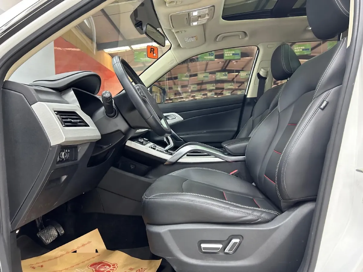 2020 Roewe i6 1.5T 169HP L4 7DCT,autocango,china used car exporter,china ev exporter,chinese used car exporter,chinese used ev exporter