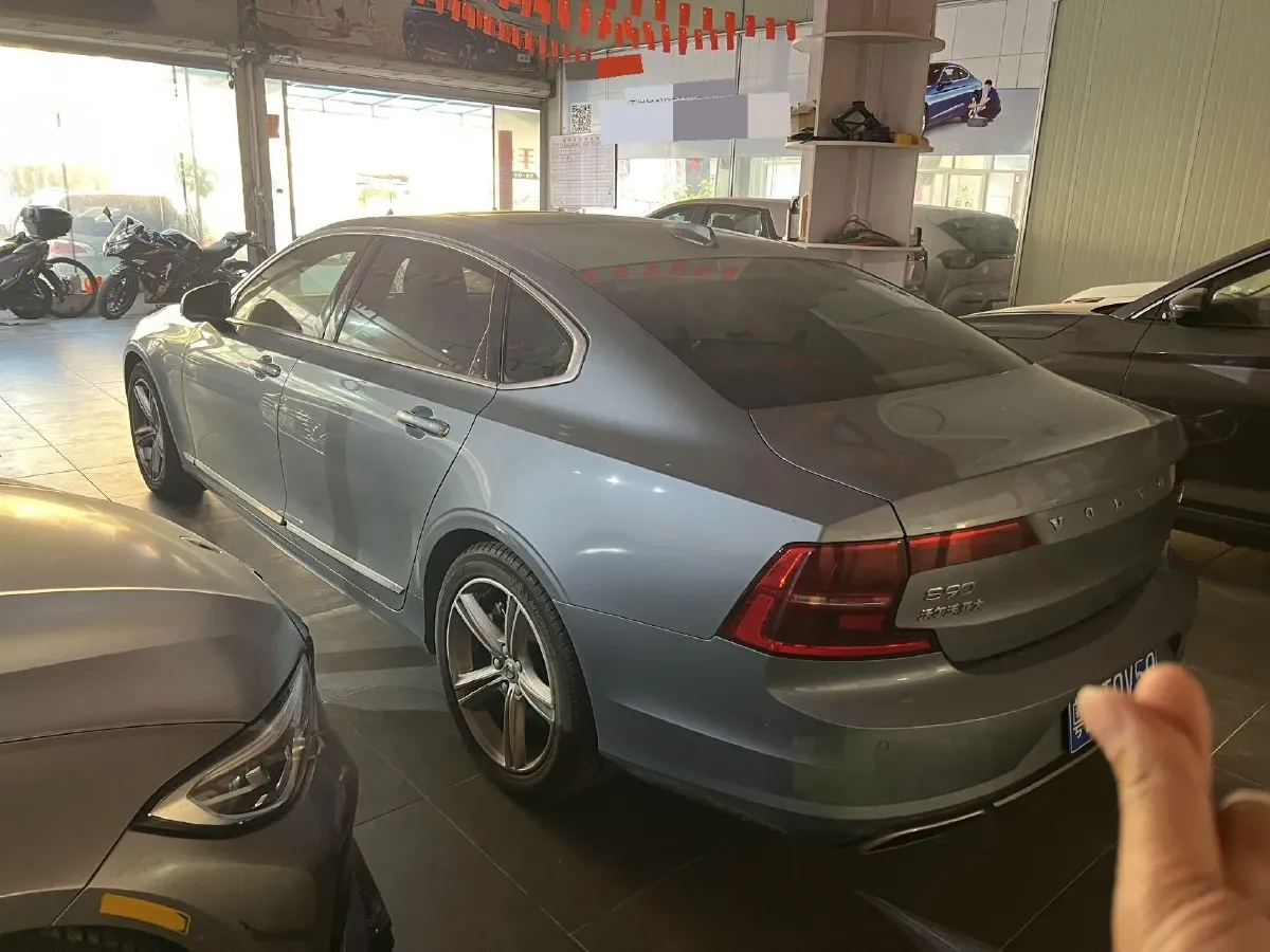 2019 Mercedes-Benz E Class 1.5T 184HP L4 9AT,autocango,china used car exporter,china ev exporter,chinese used car exporter,chinese used ev exporter