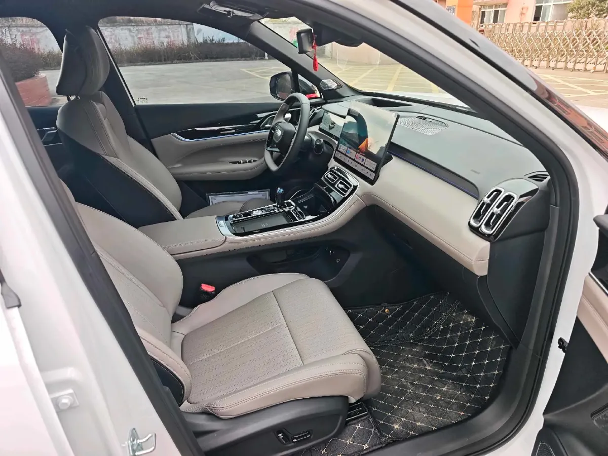 2025 Geely StarRay 1.5T 181HP L4 7DCT,autocango,china used car exporter,china ev exporter,chinese used car exporter,chinese used ev exporter