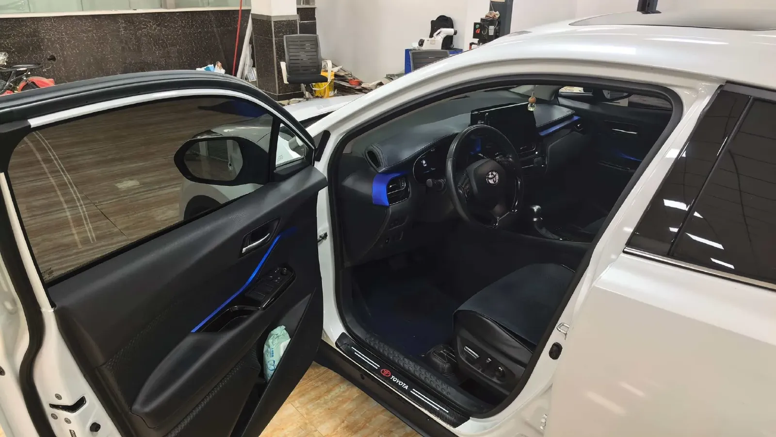 2023 Toyota C-HR 2.0L 171HP L4 CVT,autocango,china used car exporter,china ev exporter,chinese used car exporter,chinese used ev exporter