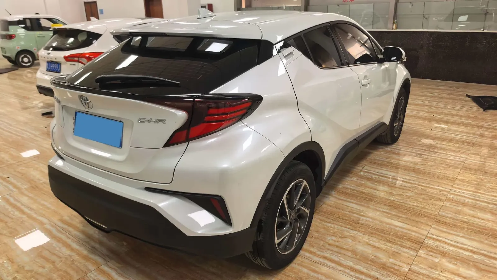 2023 Toyota C-HR 2.0L 171HP L4 CVT,autocango,china used car exporter,china ev exporter,chinese used car exporter,chinese used ev exporter