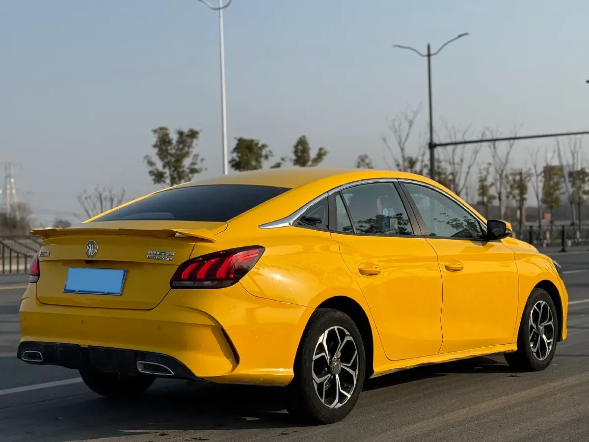 2021 MG 5 1.5L 120HP L4 5MT,autocango,china used car exporter,china ev exporter,chinese used car exporter,chinese used ev exporter