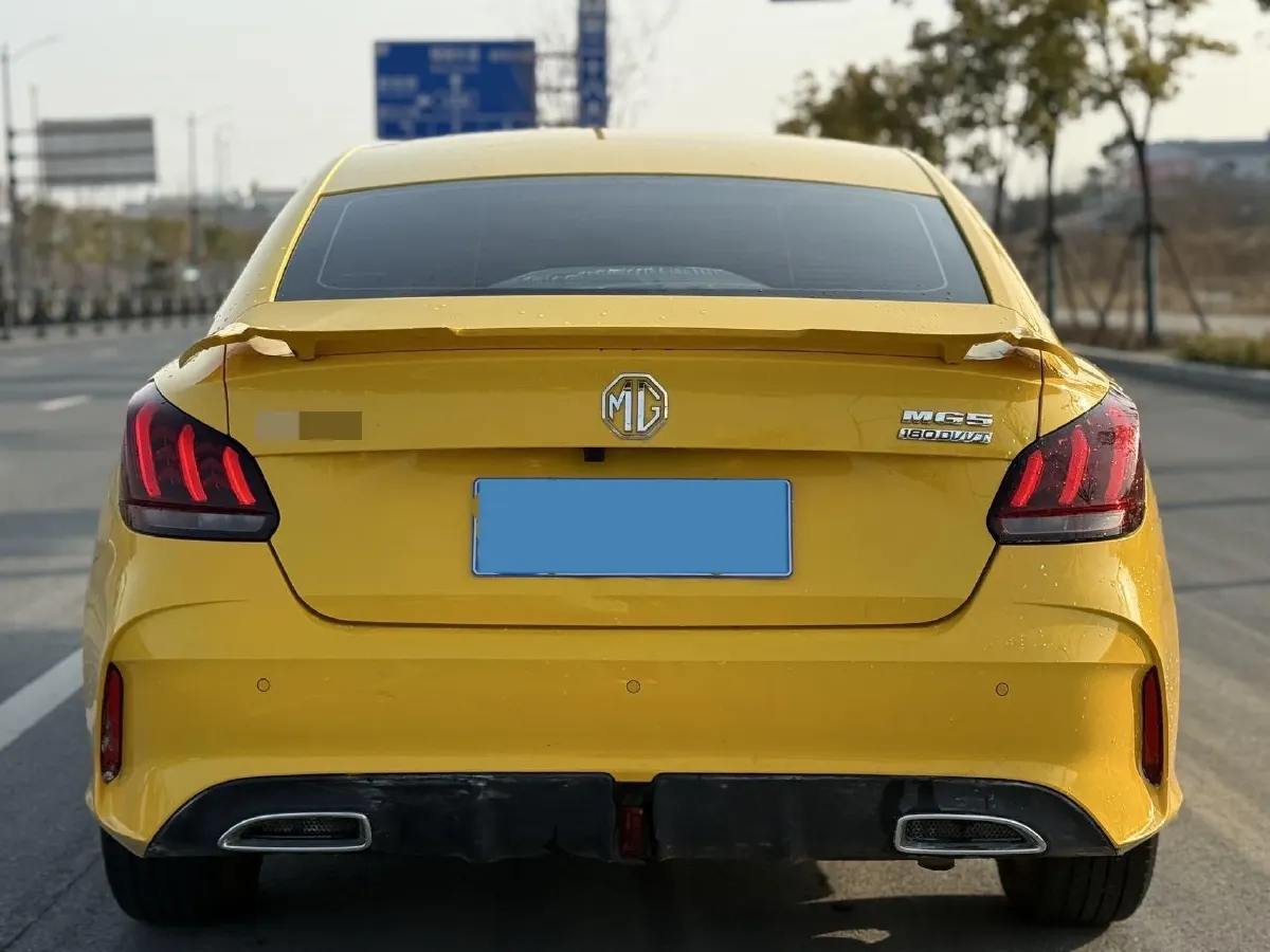 2021 MG 5 1.5L 120HP L4 5MT,autocango,china used car exporter,china ev exporter,chinese used car exporter,chinese used ev exporter