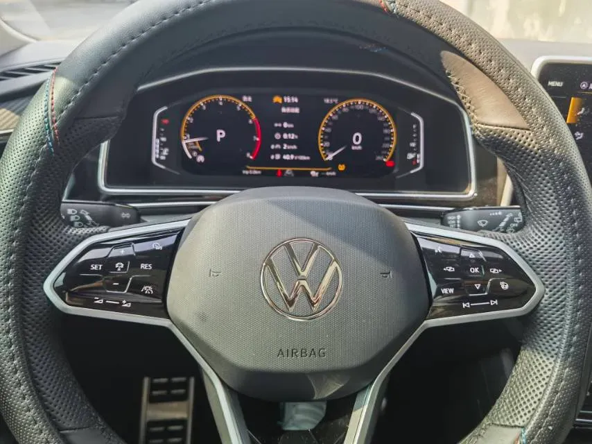 2024 Volkswagen Tiguan L 2.0T 186HP L4 7DCT,autocango,china used car exporter,china ev exporter,chinese used car exporter,chinese used ev exporter