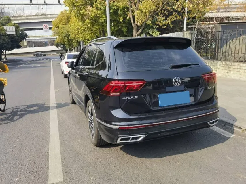 2024 Volkswagen Tiguan L 2.0T 186HP L4 7DCT,autocango,china used car exporter,china ev exporter,chinese used car exporter,chinese used ev exporter