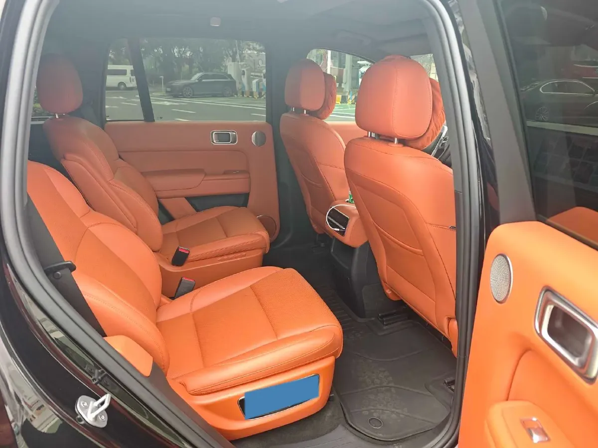2023 Li L8 Range Extended 154HP REEV 40.9KWH,autocango,china used car exporter,china ev exporter,chinese used car exporter,chinese used ev exporter