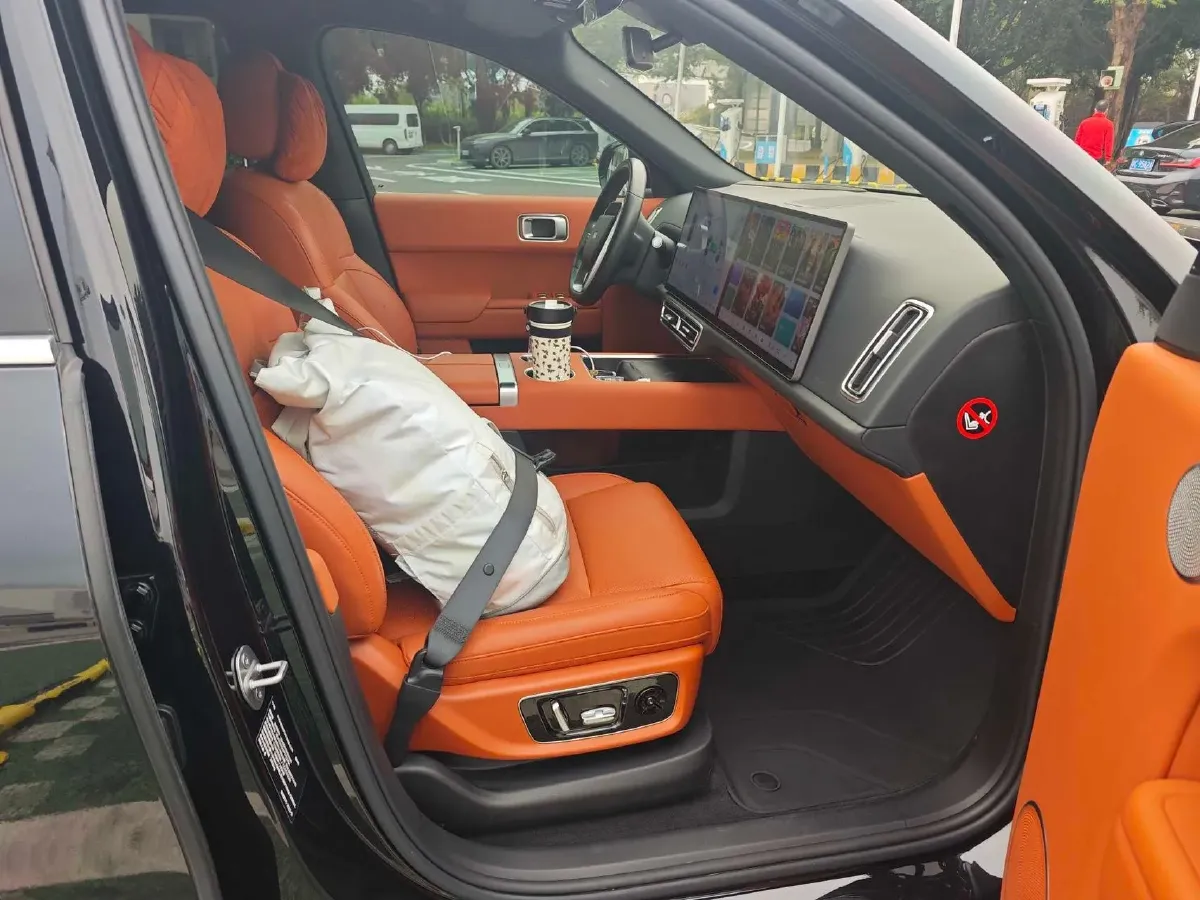 2023 Li L8 Range Extended 154HP REEV 40.9KWH,autocango,china used car exporter,china ev exporter,chinese used car exporter,chinese used ev exporter