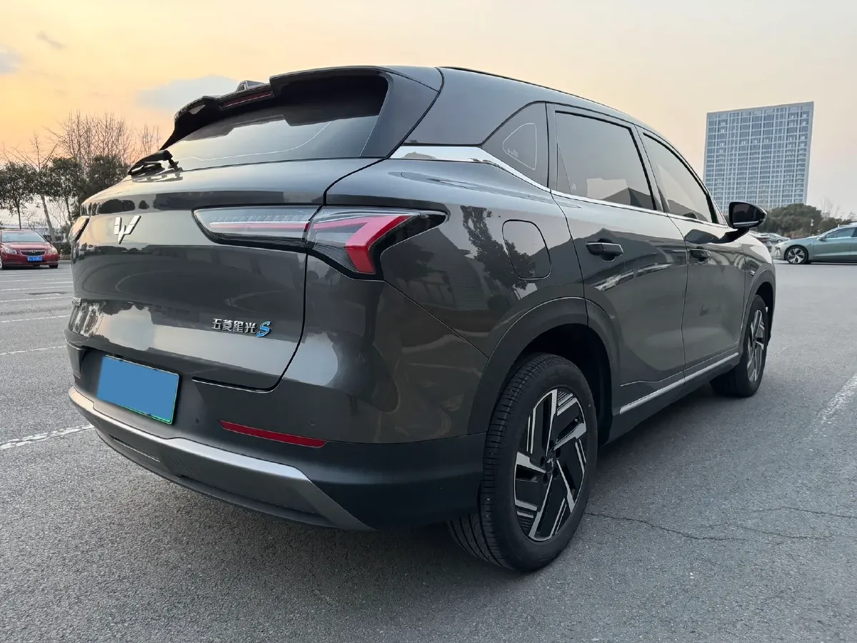 2024 WuLing XingGuangS 1.5L 106HP L4 E-CVT PHEV 20.5KWH,autocango,china used car exporter,china ev exporter,chinese used car exporter,chinese used ev exporter