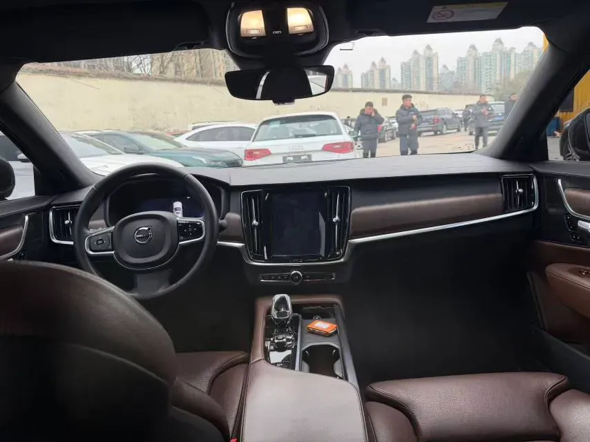 2023 Volvo S90 2.0T 250HP L4 8AT,autocango,china used car exporter,china ev exporter,chinese used car exporter,chinese used ev exporter