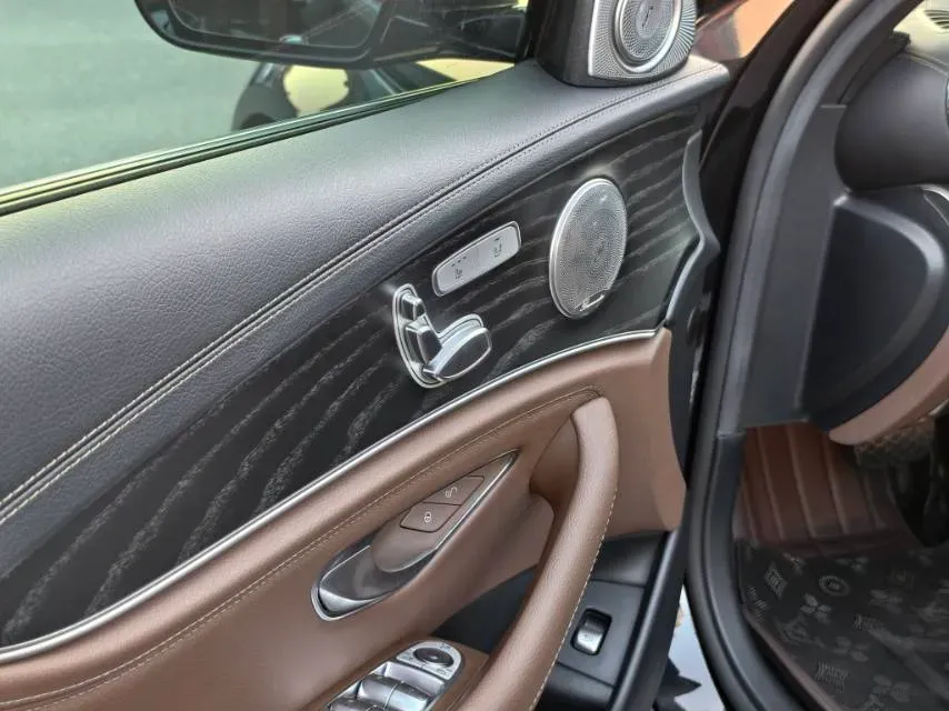 2022 Mercedes-Benz GLC Class 2.0T 258HP L4 9AT,autocango,china used car exporter,china ev exporter,chinese used car exporter,chinese used ev exporter