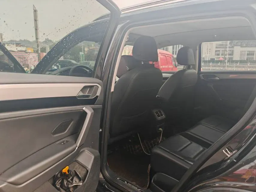 2019 Jeep Cherokee 2.0T 234HP L4 9AT,autocango,china used car exporter,china ev exporter,chinese used car exporter,chinese used ev exporter