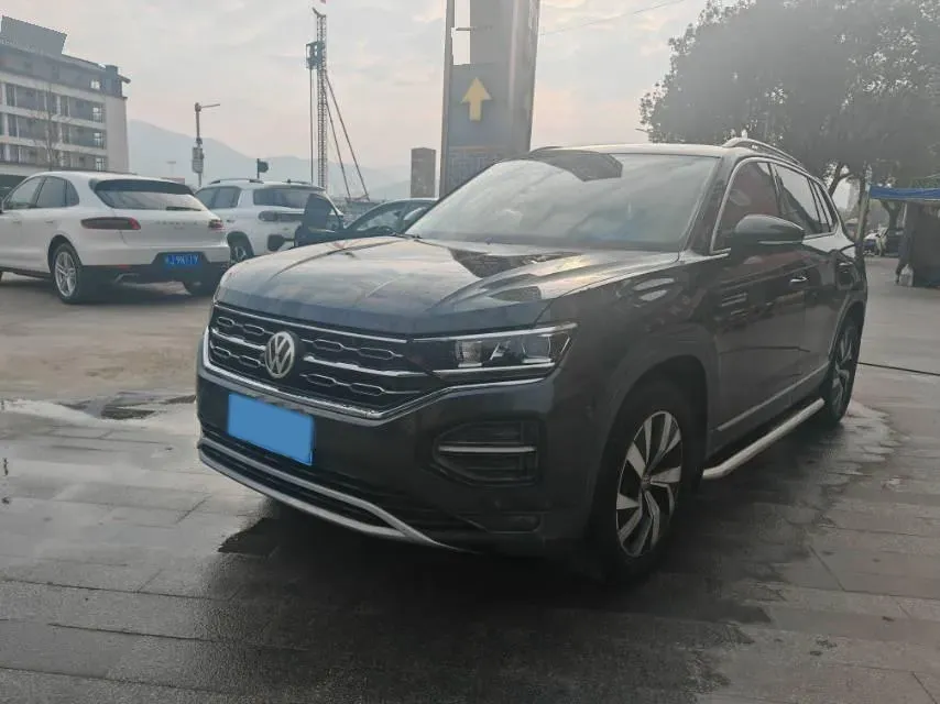 2019 Jeep Cherokee 2.0T 234HP L4 9AT,autocango,china used car exporter,china ev exporter,chinese used car exporter,chinese used ev exporter