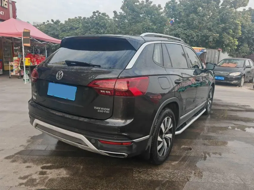 2019 Jeep Cherokee 2.0T 234HP L4 9AT,autocango,china used car exporter,china ev exporter,chinese used car exporter,chinese used ev exporter