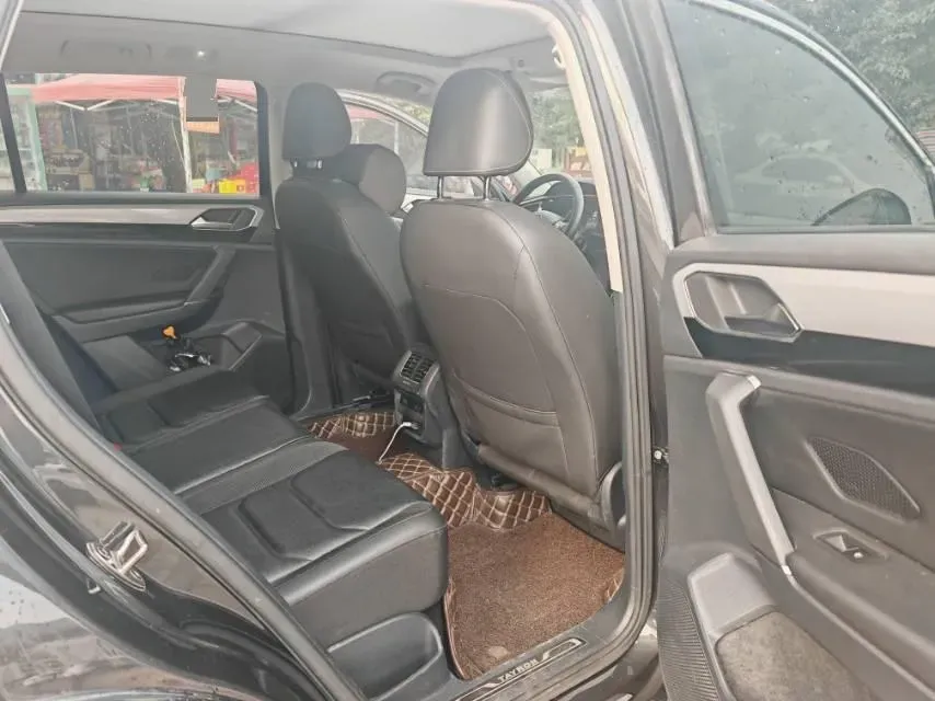 2019 Jeep Cherokee 2.0T 234HP L4 9AT,autocango,china used car exporter,china ev exporter,chinese used car exporter,chinese used ev exporter