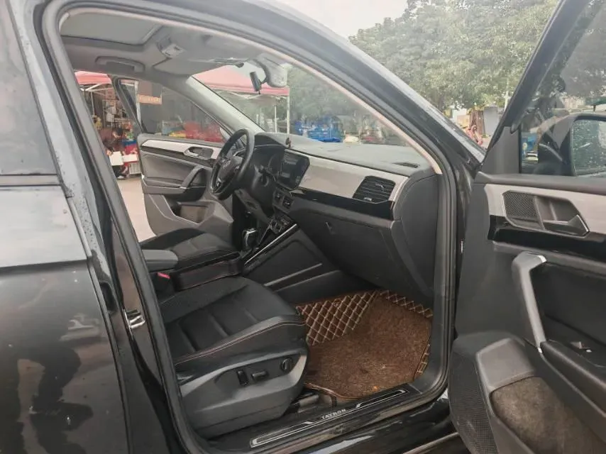 2019 Jeep Cherokee 2.0T 234HP L4 9AT,autocango,china used car exporter,china ev exporter,chinese used car exporter,chinese used ev exporter