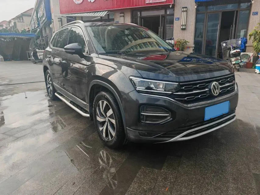 2019 Jeep Cherokee 2.0T 234HP L4 9AT,autocango,china used car exporter,china ev exporter,chinese used car exporter,chinese used ev exporter