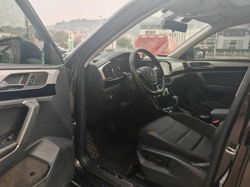 2019 Jeep Cherokee 2.0T 234HP L4 9AT,autocango,china used car exporter,china ev exporter,chinese used car exporter,chinese used ev exporter