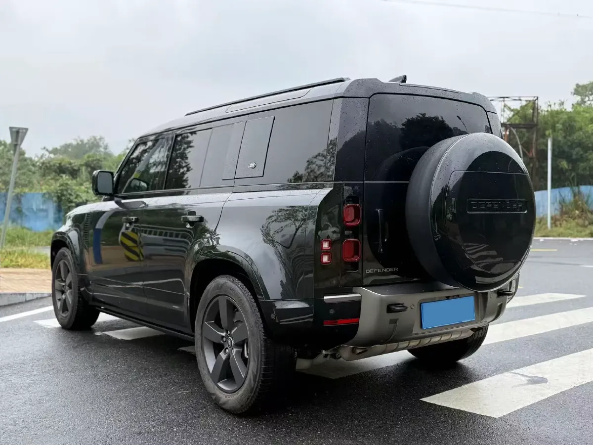 2024 Land Rover Defender 3.0T 400HP L6 8AT,autocango,china used car exporter,china ev exporter,chinese used car exporter,chinese used ev exporter