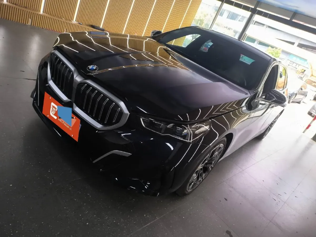 2025 BMW 5 Series 2.0T 258HP L4 8AT,autocango,china used car exporter,china ev exporter,chinese used car exporter,chinese used ev exporter