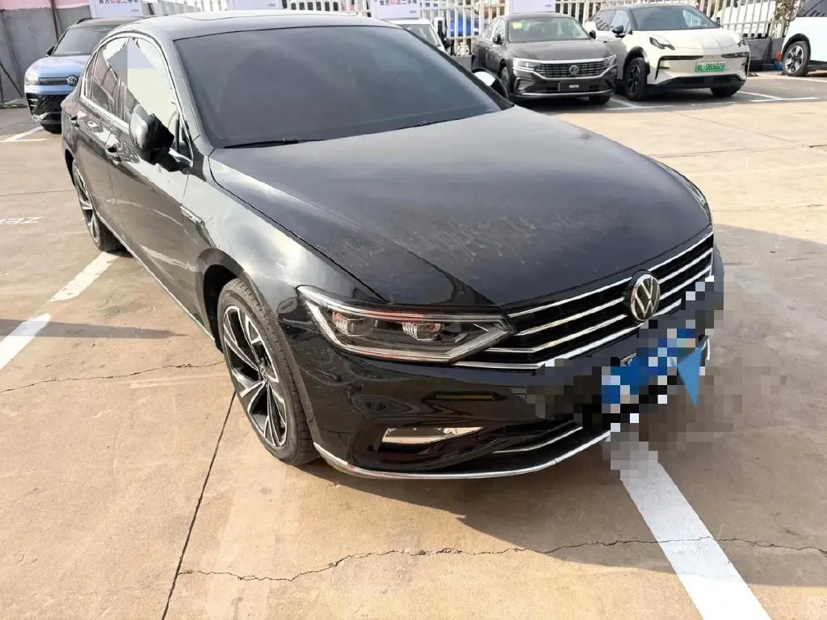 2021 Volkswagen Magotan 2.0T 186HP L4 7DCT,autocango,china used car exporter,china ev exporter,chinese used car exporter,chinese used ev exporter