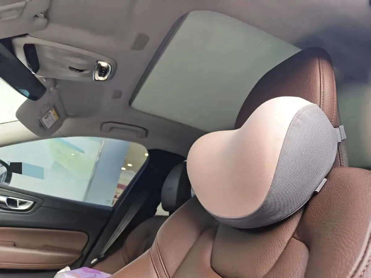 2020 Volvo XC60 2.0T 254HP L4 8AT,autocango,china used car exporter,china ev exporter,chinese used car exporter,chinese used ev exporter