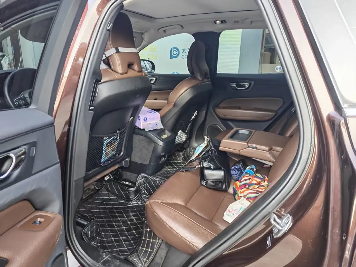 2020 Volvo XC60 2.0T 254HP L4 8AT,autocango,china used car exporter,china ev exporter,chinese used car exporter,chinese used ev exporter