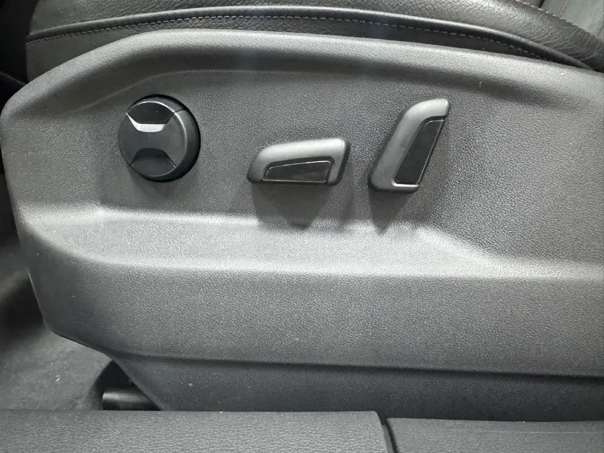 2022 Audi Q2L 1.4T 150HP L4 7DCT,autocango,china used car exporter,china ev exporter,chinese used car exporter,chinese used ev exporter