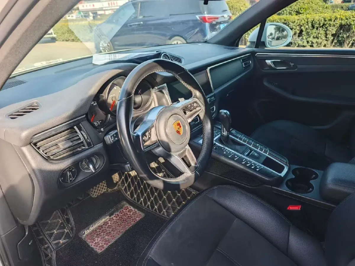 2018 Porsche Macan 2.0T 252HP L4 7DCT,autocango,china used car exporter,china ev exporter,chinese used car exporter,chinese used ev exporter