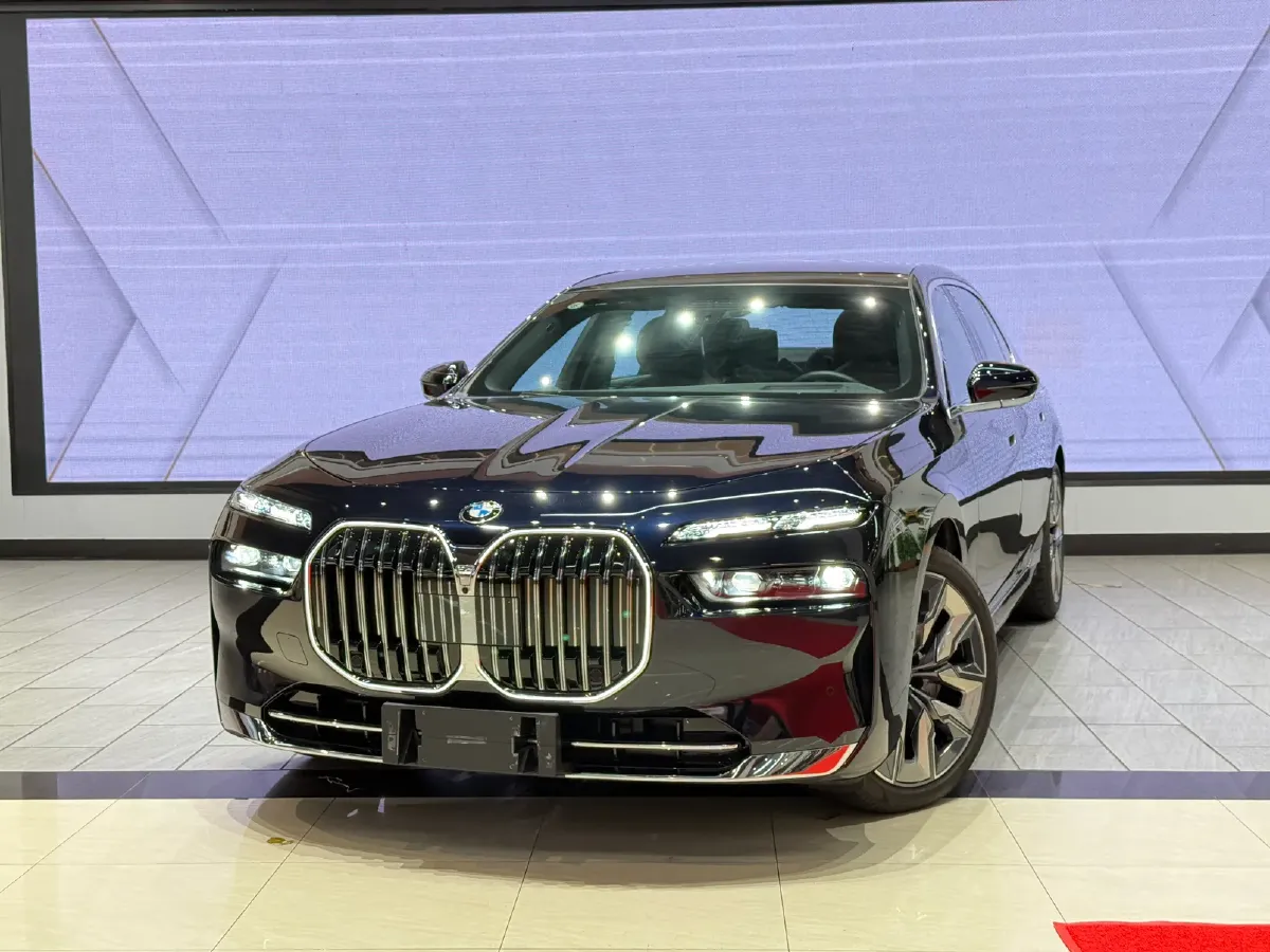 2023 BMW 7 Series 3.0T 381HP L6 8AT,autocango,china used car exporter,china ev exporter,chinese used car exporter,chinese used ev exporter