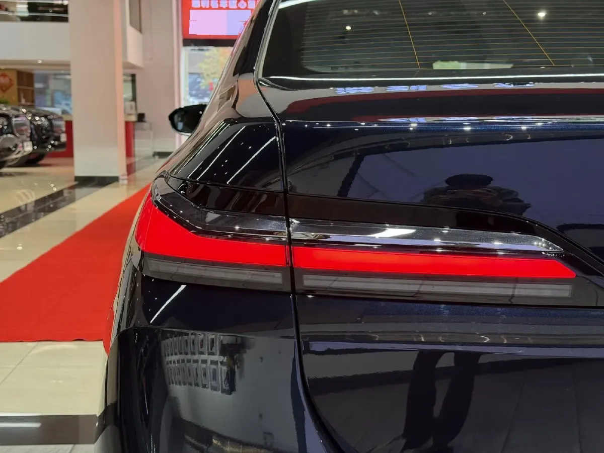 2023 BMW 7 Series 3.0T 381HP L6 8AT,autocango,china used car exporter,china ev exporter,chinese used car exporter,chinese used ev exporter