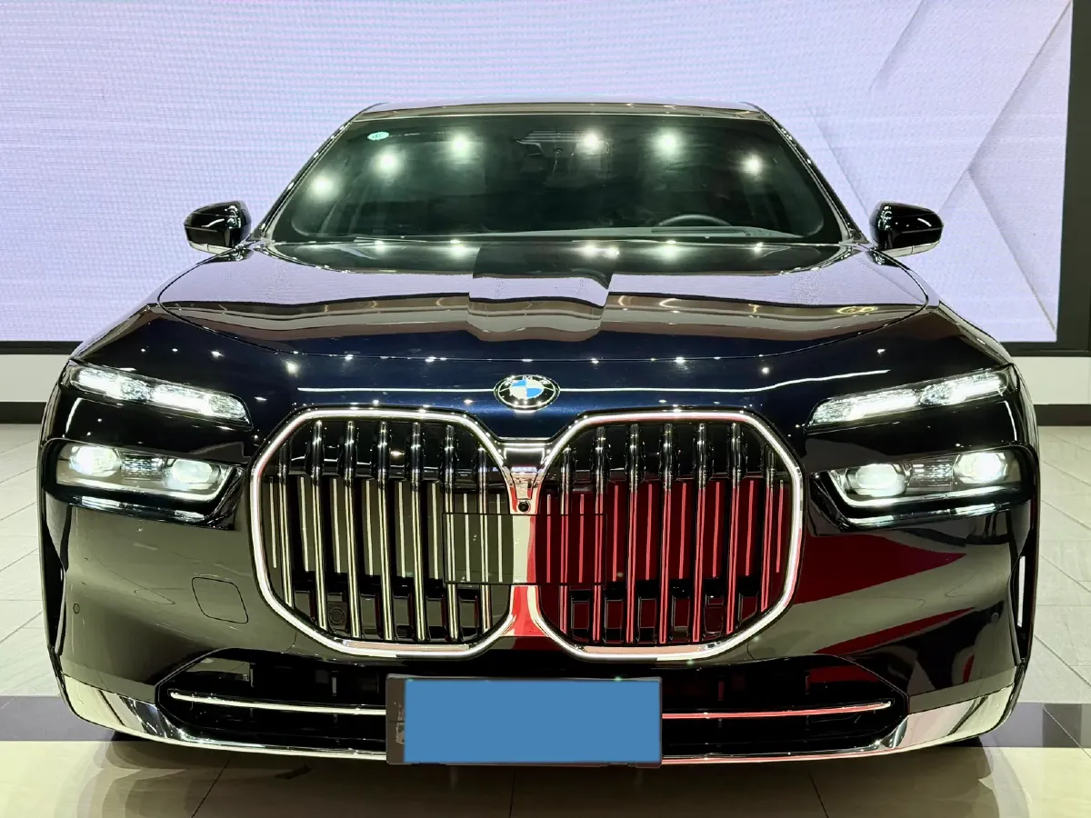 2023 BMW 7 Series 3.0T 381HP L6 8AT,autocango,china used car exporter,china ev exporter,chinese used car exporter,chinese used ev exporter
