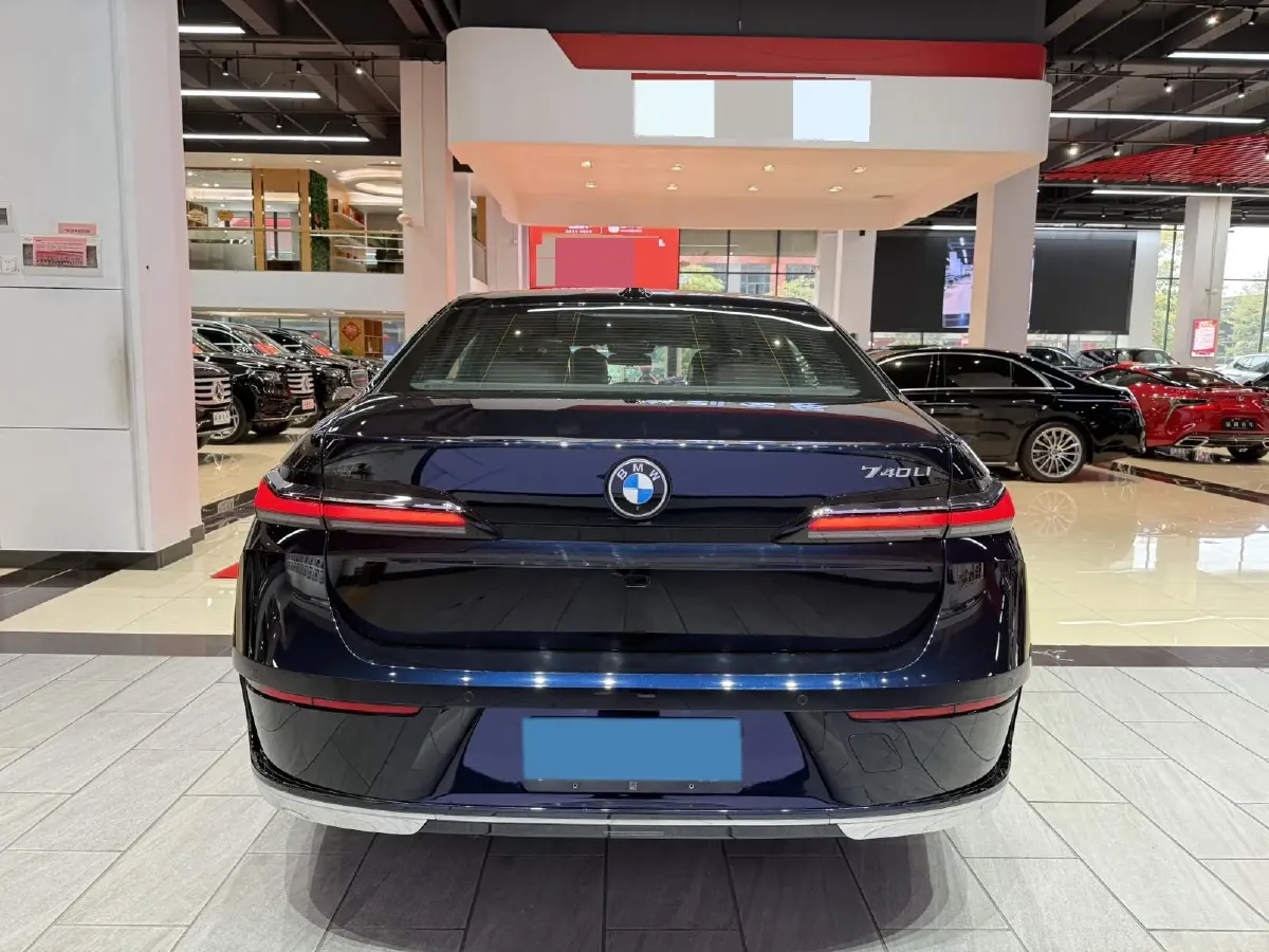 2023 BMW 7 Series 3.0T 381HP L6 8AT,autocango,china used car exporter,china ev exporter,chinese used car exporter,chinese used ev exporter