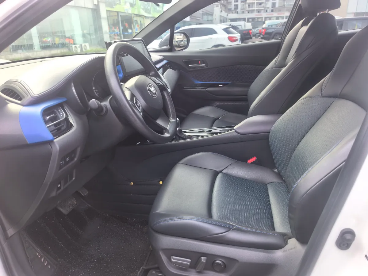 2020 Toyota C-HR 2.0L 171HP L4 CVT,autocango,china used car exporter,china ev exporter,chinese used car exporter,chinese used ev exporter