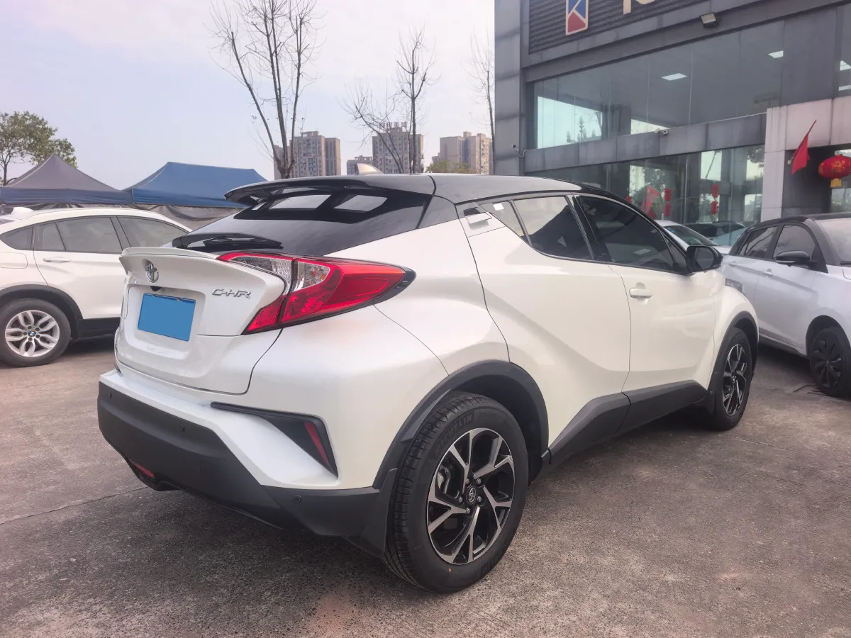 2020 Toyota C-HR 2.0L 171HP L4 CVT,autocango,china used car exporter,china ev exporter,chinese used car exporter,chinese used ev exporter