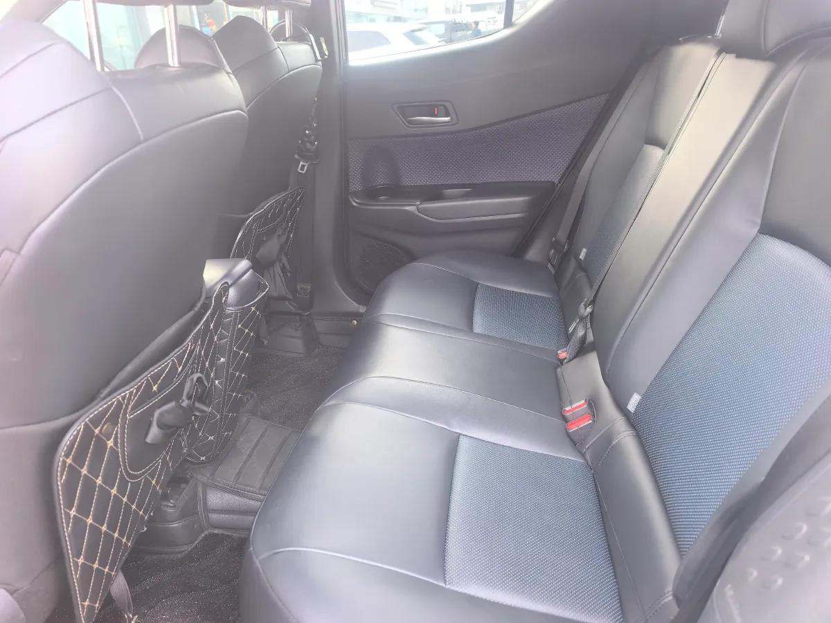 2020 Toyota C-HR 2.0L 171HP L4 CVT,autocango,china used car exporter,china ev exporter,chinese used car exporter,chinese used ev exporter