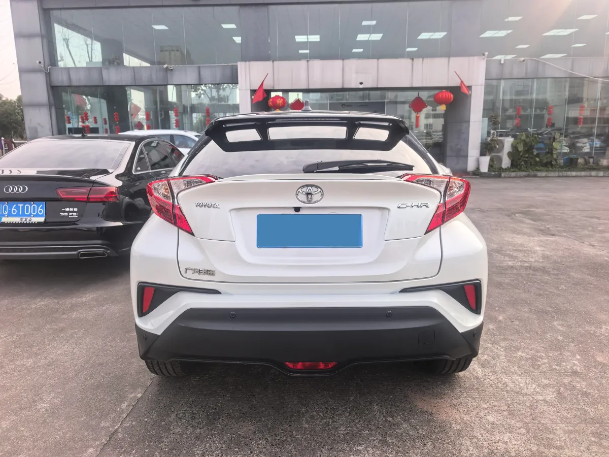 2020 Toyota C-HR 2.0L 171HP L4 CVT,autocango,china used car exporter,china ev exporter,chinese used car exporter,chinese used ev exporter