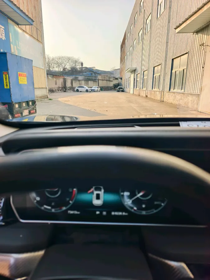 2019 HongQi HS5 2.0T 224HP L4 6AT,autocango,china used car exporter,china ev exporter,chinese used car exporter,chinese used ev exporter