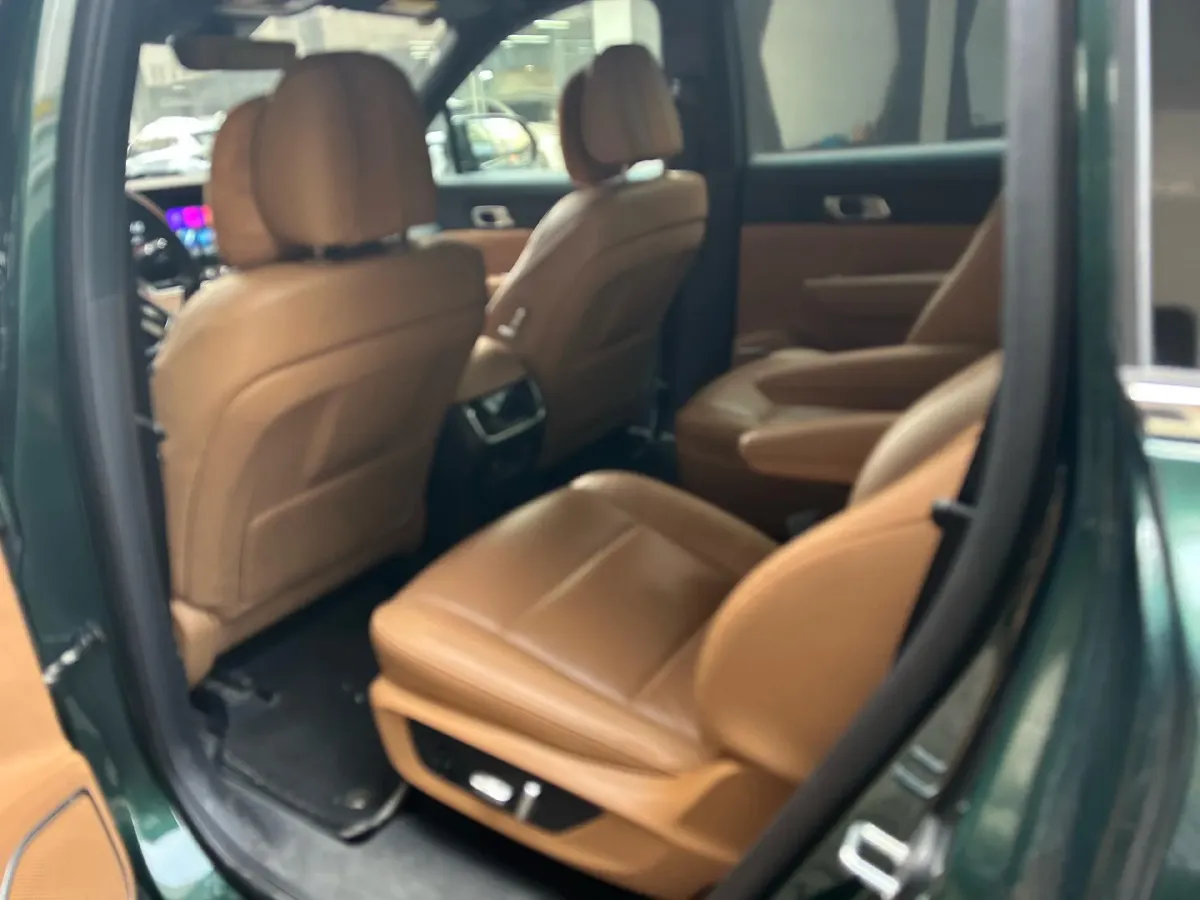 2021 Li ONE Range Extended 131HP REEV 40.5KWH,autocango,china used car exporter,china ev exporter,chinese used car exporter,chinese used ev exporter