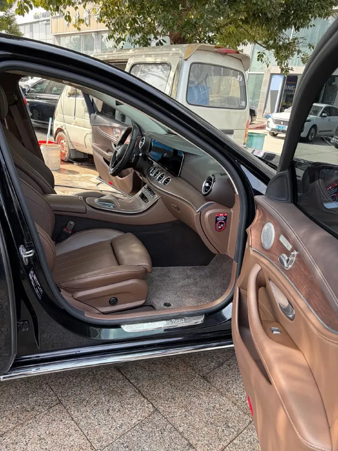 2022 Mercedes-Benz GLC Class 2.0T 258HP L4 9AT,autocango,china used car exporter,china ev exporter,chinese used car exporter,chinese used ev exporter